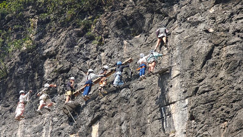 行进中国丨桂林，从看山到玩山